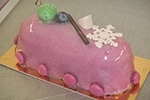 Bûches de Noël, gâteaux de Nouvel An glacés et cougnous gourmands